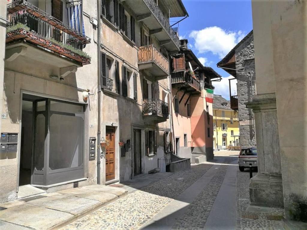 Il Vicolo By Turistica Domodossola Exterior foto